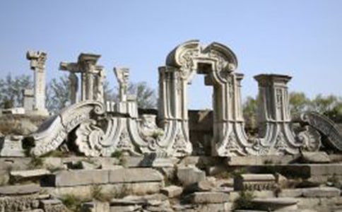 ����Բ��԰�Ļ����и�