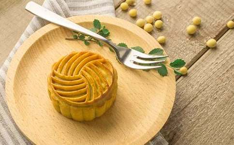 收到月饼发朋友圈的说说